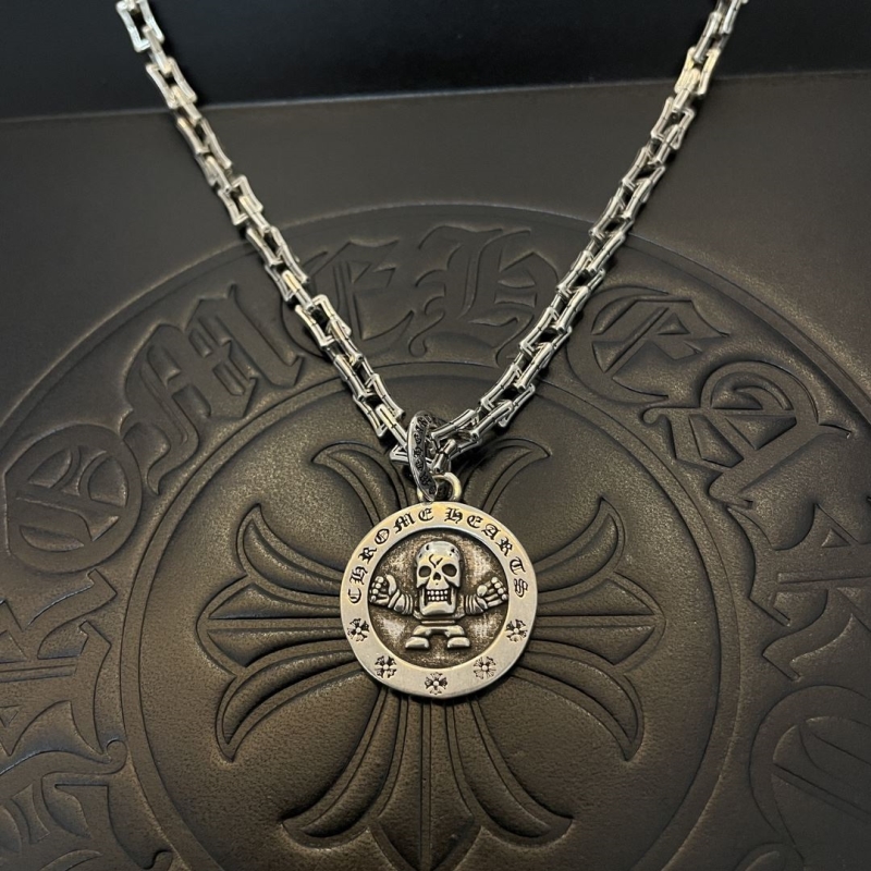 Ch*0me He**ts necklaces